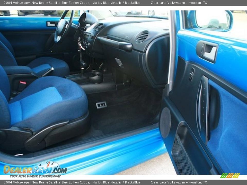 Black Blue Interior 2004 Volkswagen New Beetle Satellite