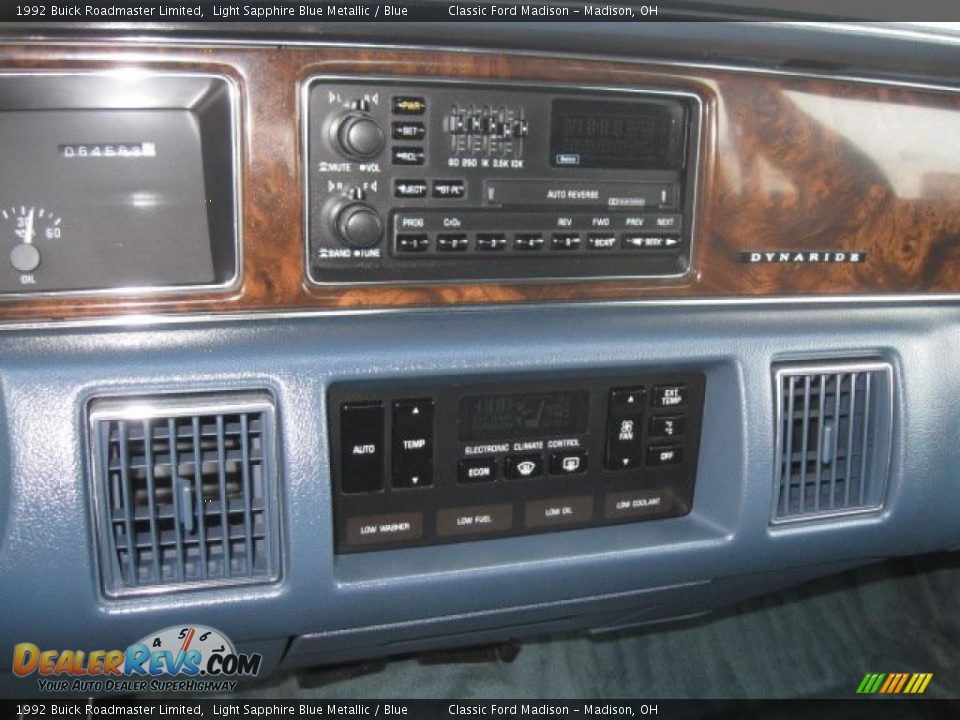 Controls of 1992 Buick Roadmaster Limited Photo #12