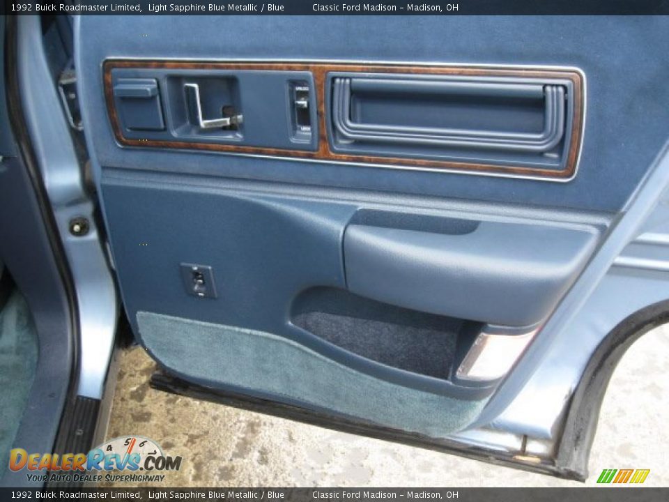 Door Panel of 1992 Buick Roadmaster Limited Photo #16