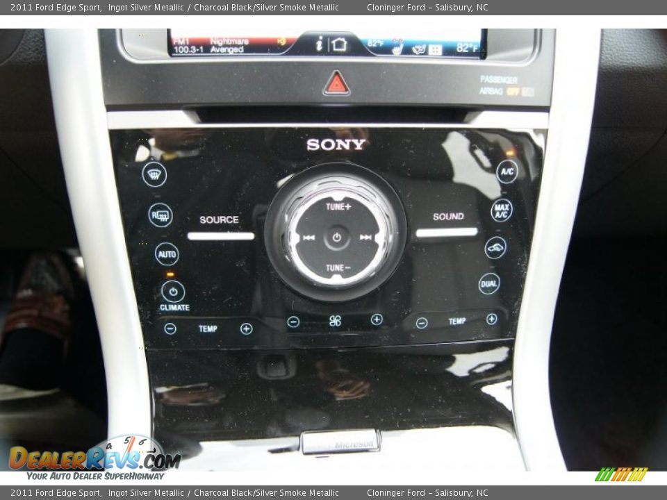 Controls of 2011 Ford Edge Sport Photo #36