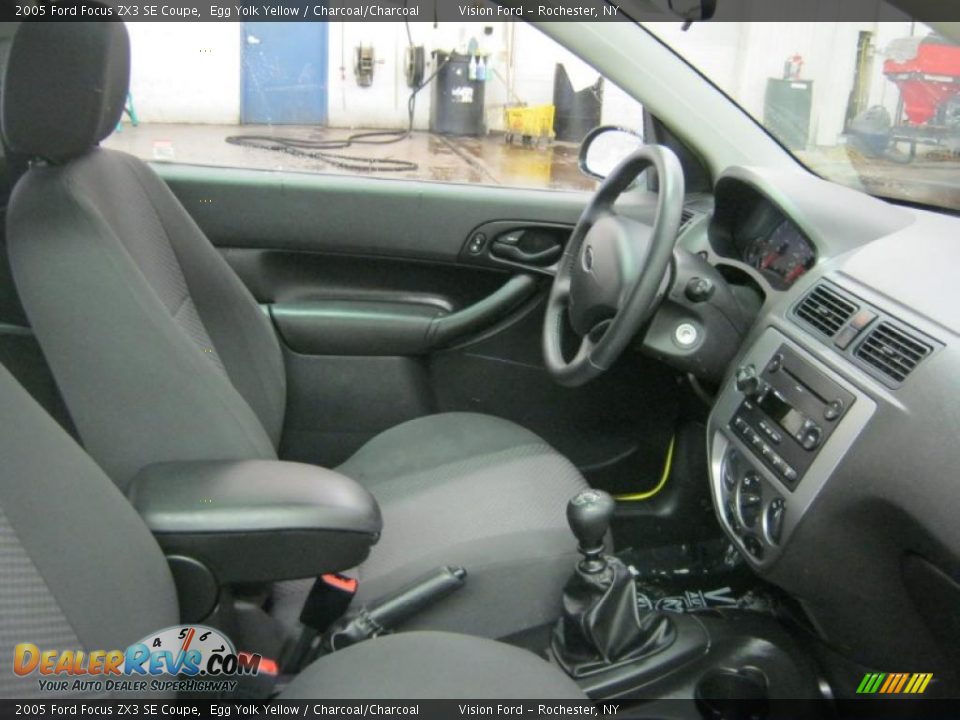 2005 Ford Focus ZX3 SE Coupe Egg Yolk Yellow / Charcoal/Charcoal Photo #7