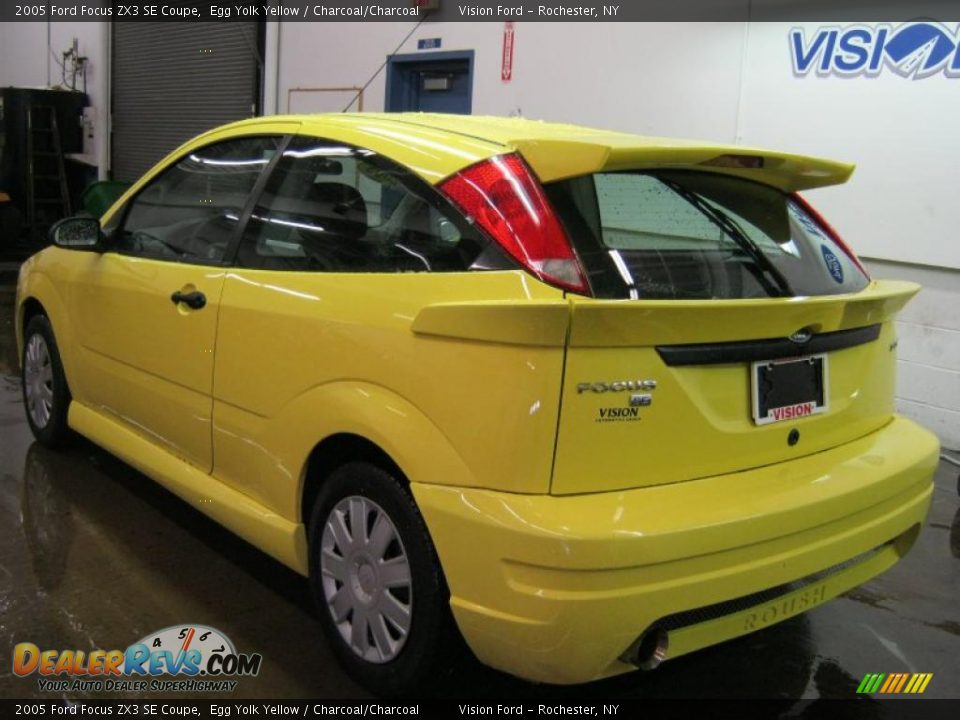 2005 Ford Focus ZX3 SE Coupe Egg Yolk Yellow / Charcoal/Charcoal Photo #13