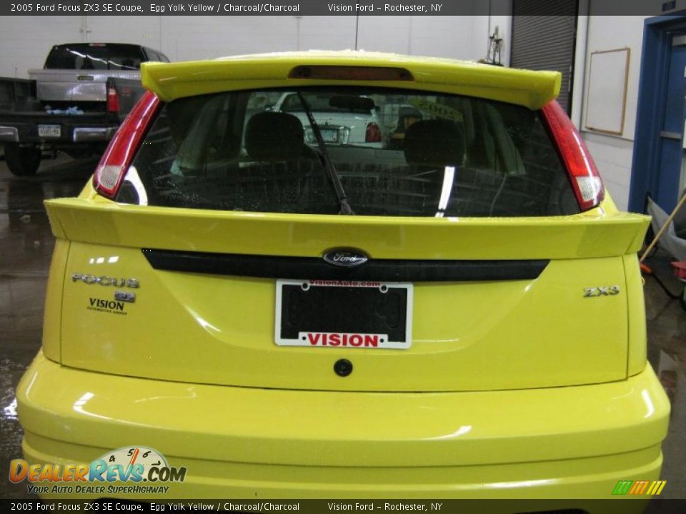 2005 Ford Focus ZX3 SE Coupe Egg Yolk Yellow / Charcoal/Charcoal Photo #14