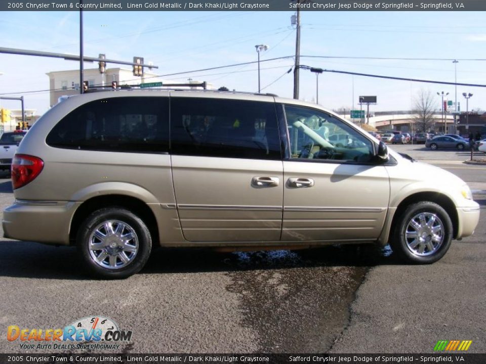 2005 Chrysler Town & Country Limited Linen Gold Metallic / Dark Khaki/Light Graystone Photo #4