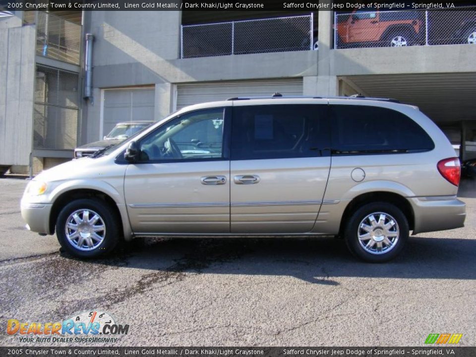 2005 Chrysler Town & Country Limited Linen Gold Metallic / Dark Khaki/Light Graystone Photo #8