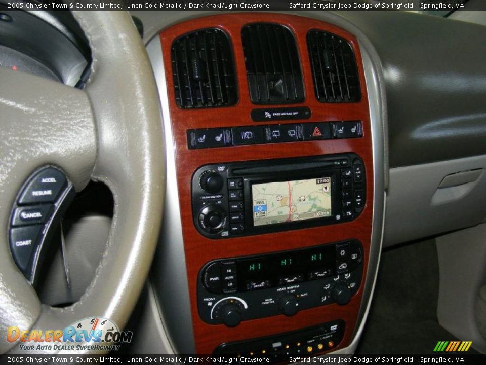 Controls of 2005 Chrysler Town & Country Limited Photo #14