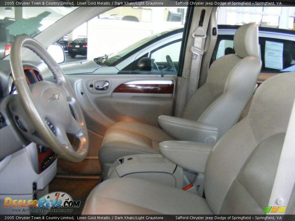 2005 Chrysler Town & Country Limited Linen Gold Metallic / Dark Khaki/Light Graystone Photo #25