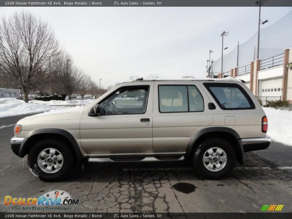 1998 Nissan Pathfinder XE 4x4 Beige Metallic / Blond Photo #3