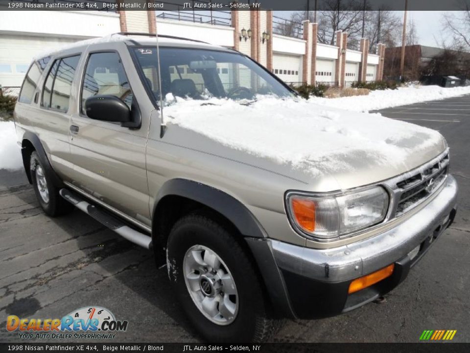 1998 Nissan Pathfinder XE 4x4 Beige Metallic / Blond Photo #7