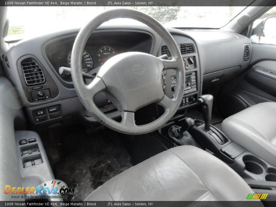 Blond Interior - 1998 Nissan Pathfinder XE 4x4 Photo #10