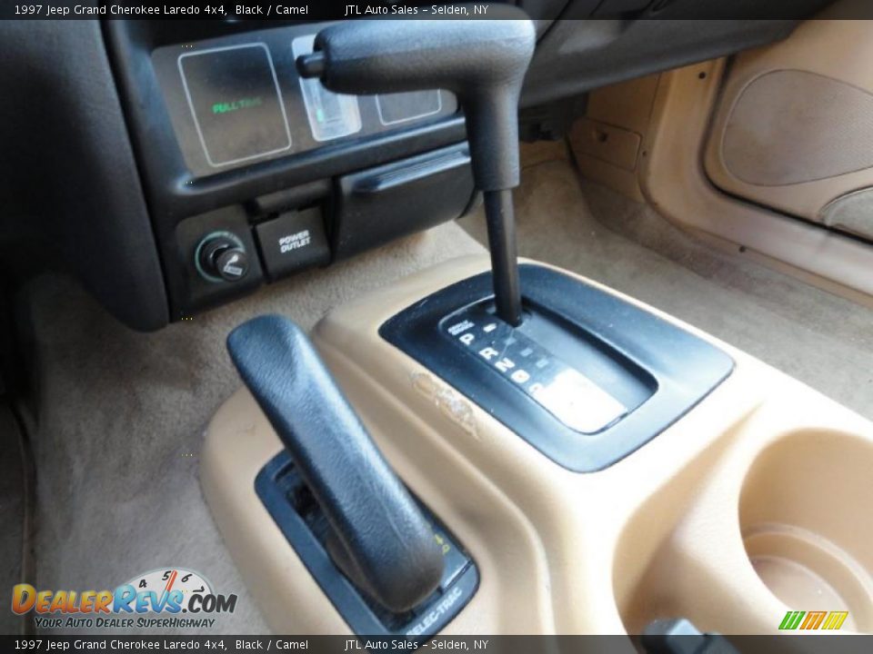 1997 Jeep Grand Cherokee Laredo 4x4 Shifter Photo #15