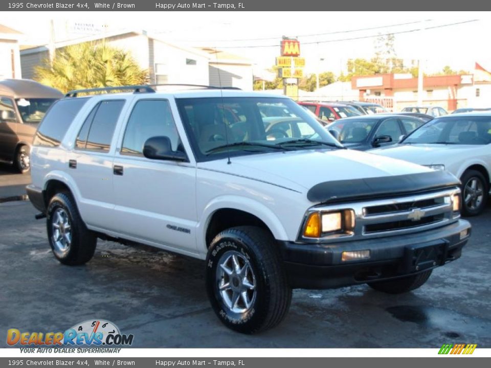 1995 Chevrolet Blazer 4x4 White / Brown Photo #1