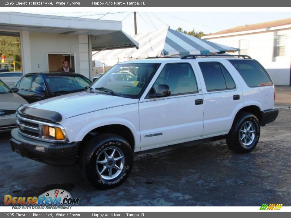 1995 Chevrolet Blazer 4x4 White / Brown Photo #2