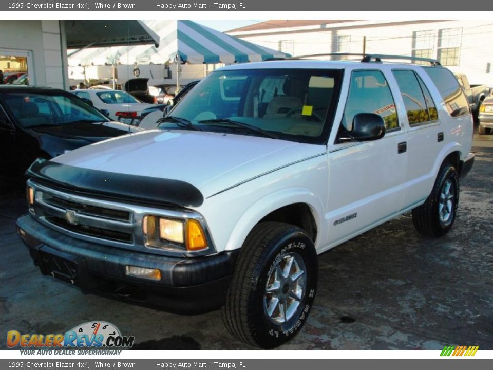 1995 Chevrolet Blazer 4x4 White / Brown Photo #3