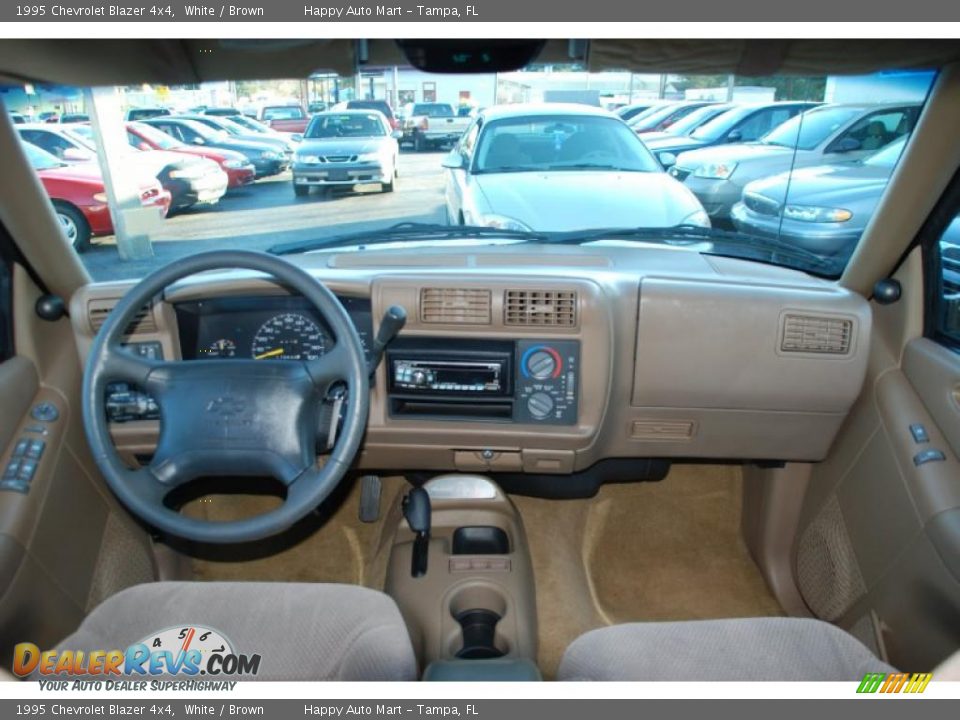 1995 Chevrolet Blazer 4x4 White / Brown Photo #11