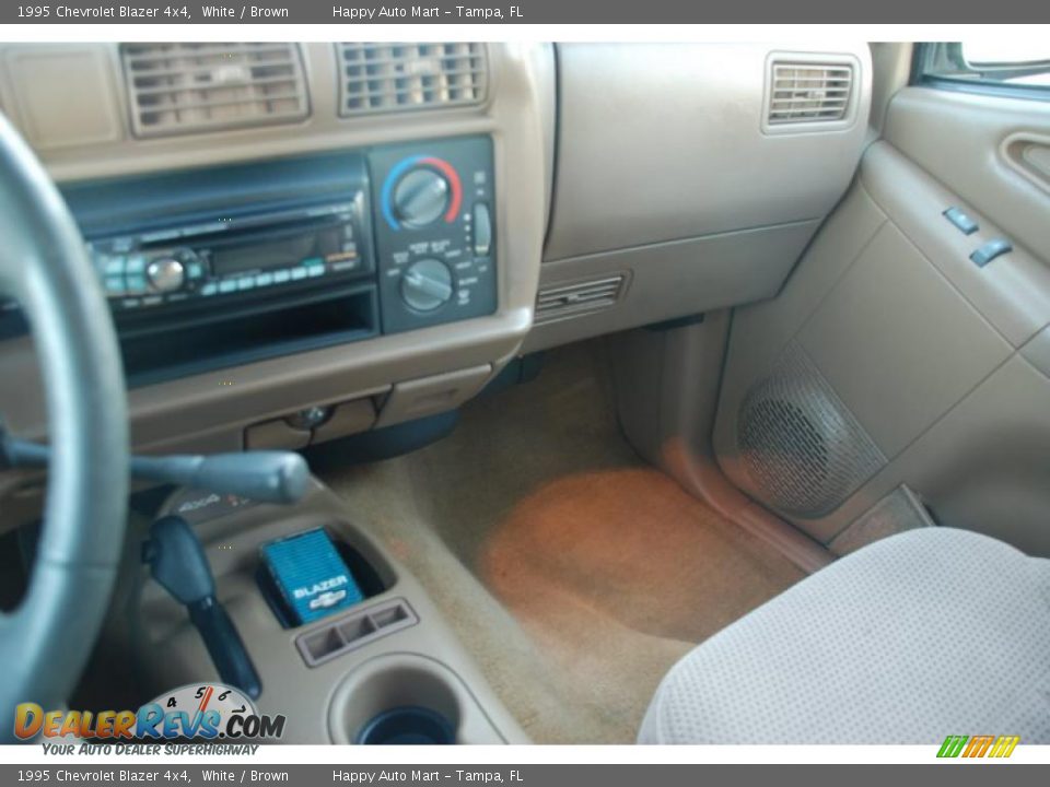 1995 Chevrolet Blazer 4x4 White / Brown Photo #13