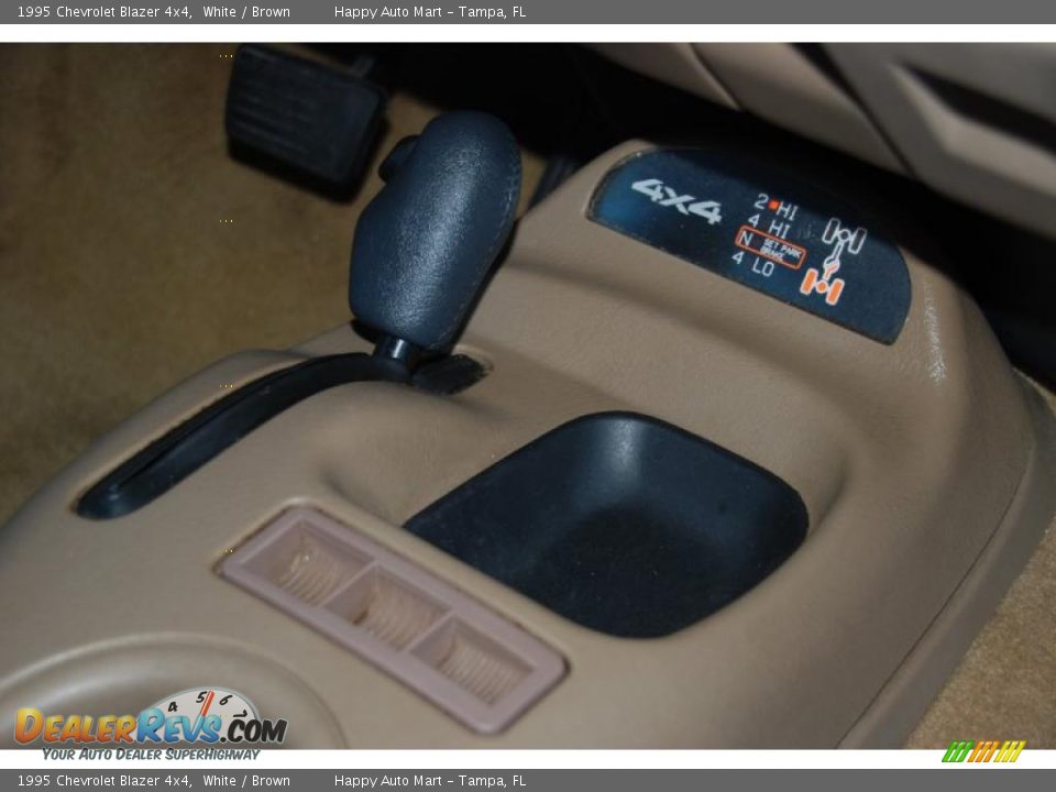 1995 Chevrolet Blazer 4x4 White / Brown Photo #16