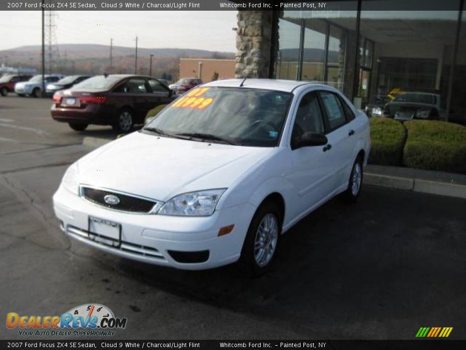 2007 Ford Focus ZX4 SE Sedan Cloud 9 White / Charcoal/Light Flint Photo #1