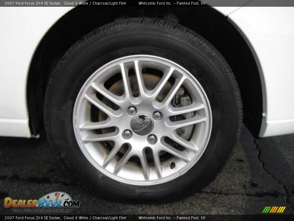 2007 Ford Focus ZX4 SE Sedan Cloud 9 White / Charcoal/Light Flint Photo #5