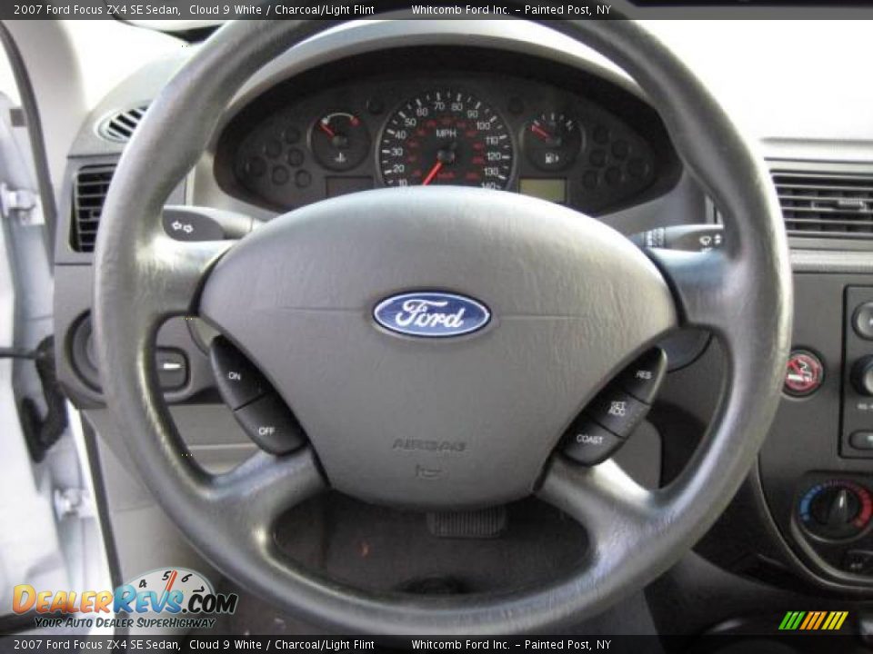 2007 Ford Focus ZX4 SE Sedan Cloud 9 White / Charcoal/Light Flint Photo #25