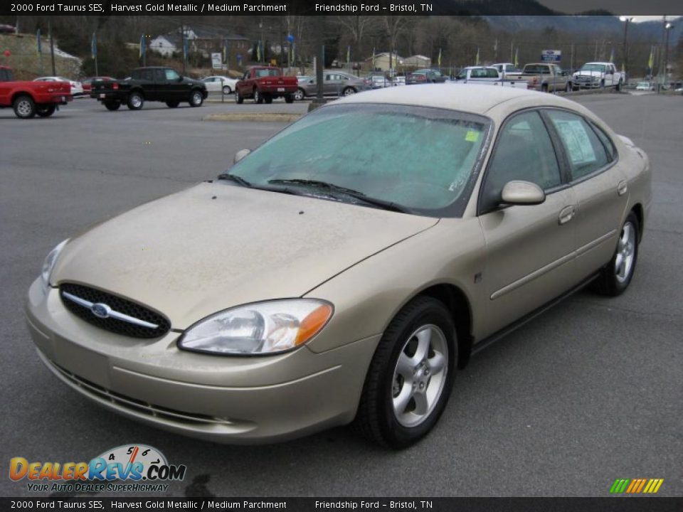 Front 3/4 View of 2000 Ford Taurus SES Photo #2