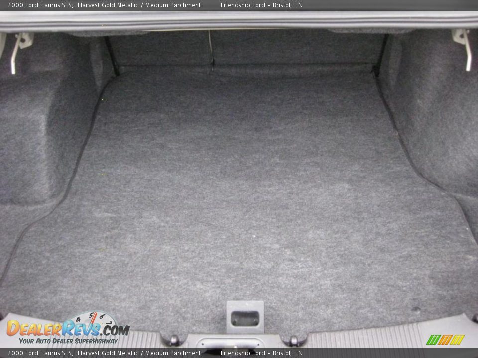 2000 Ford Taurus SES Trunk Photo #12