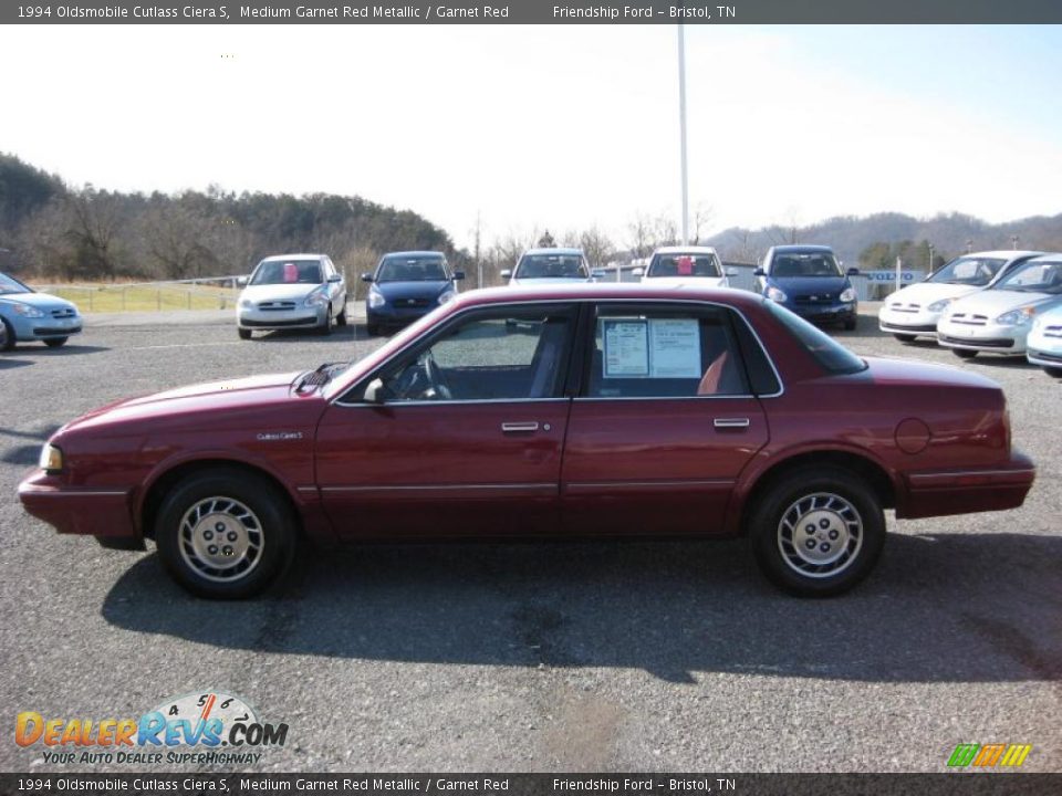 1994 Oldsmobile Cutlass Ciera S Medium Garnet Red Metallic / Garnet Red Photo #1