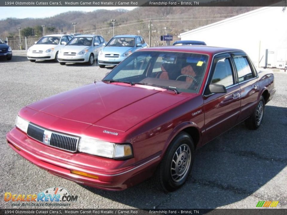 1994 Oldsmobile Cutlass Ciera S Medium Garnet Red Metallic / Garnet Red Photo #2