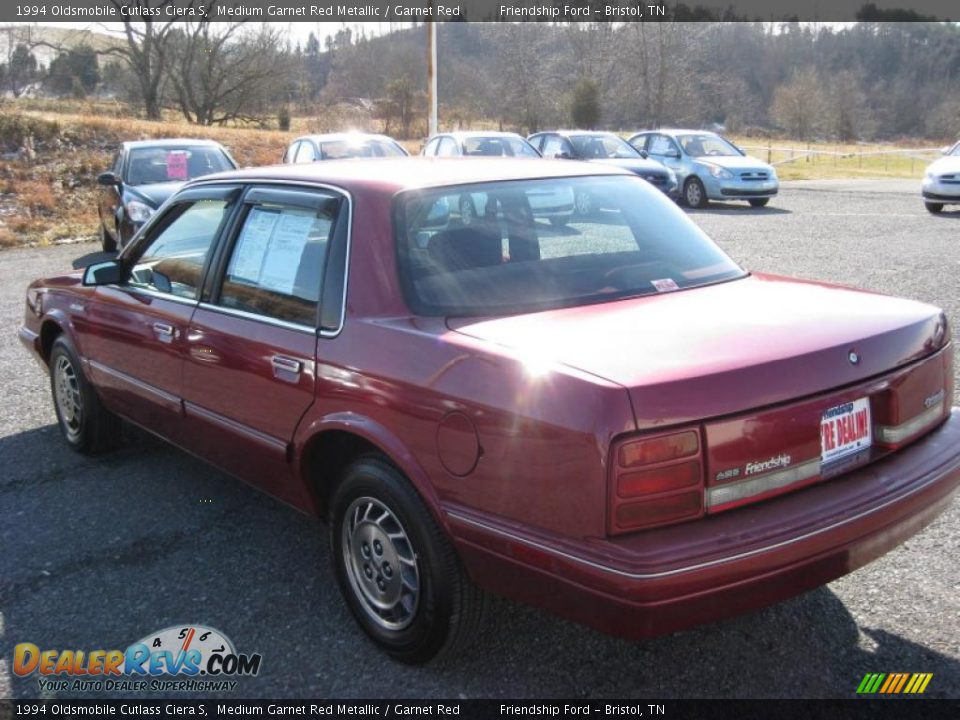 1994 Oldsmobile Cutlass Ciera S Medium Garnet Red Metallic / Garnet Red Photo #8