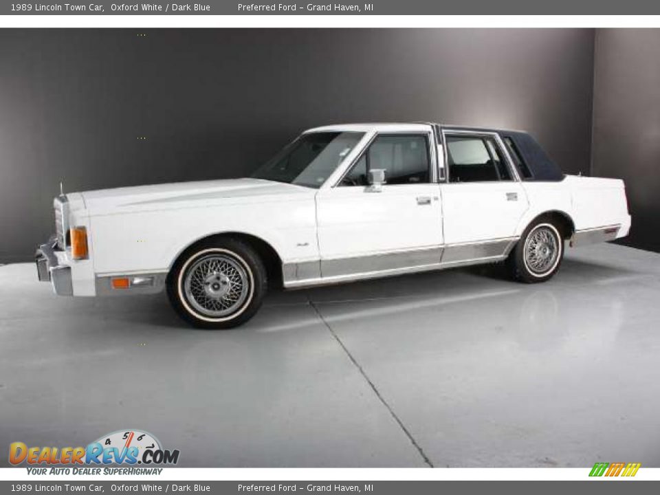 Oxford White 1989 Lincoln Town Car  Photo #5