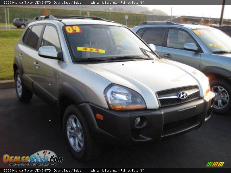 2009 Hyundai Tucson SE V6 4WD Desert Sage / Beige Photo #2