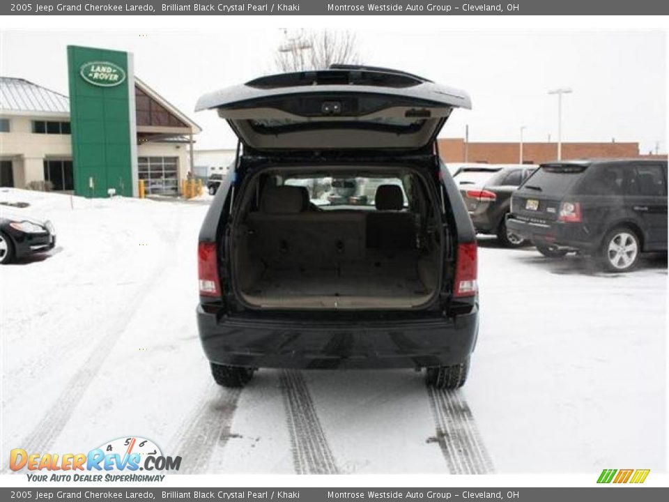 2005 Jeep Grand Cherokee Laredo Brilliant Black Crystal Pearl / Khaki Photo #5