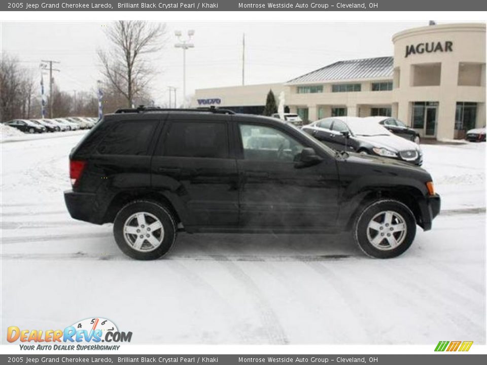 2005 Jeep Grand Cherokee Laredo Brilliant Black Crystal Pearl / Khaki Photo #7