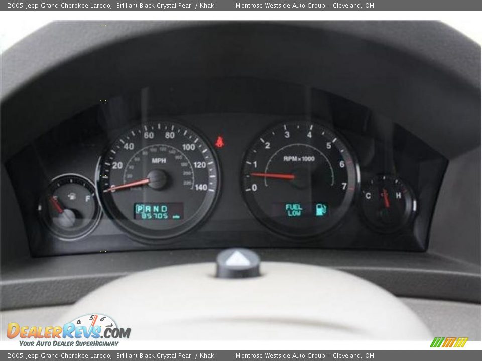 2005 Jeep Grand Cherokee Laredo Brilliant Black Crystal Pearl / Khaki Photo #16