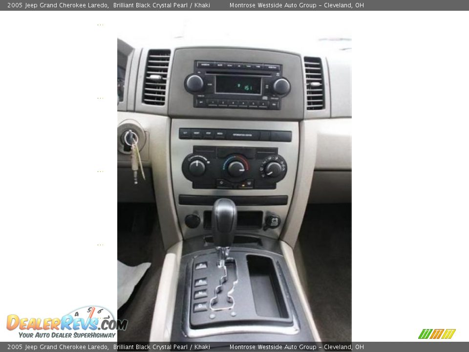 2005 Jeep Grand Cherokee Laredo Brilliant Black Crystal Pearl / Khaki Photo #18