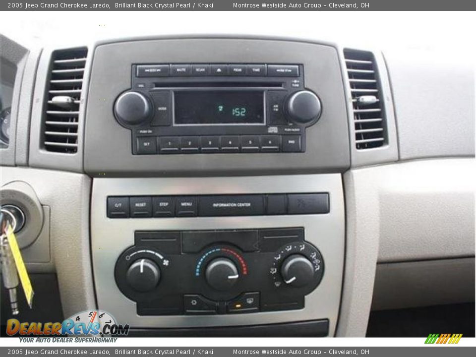 2005 Jeep Grand Cherokee Laredo Brilliant Black Crystal Pearl / Khaki Photo #20