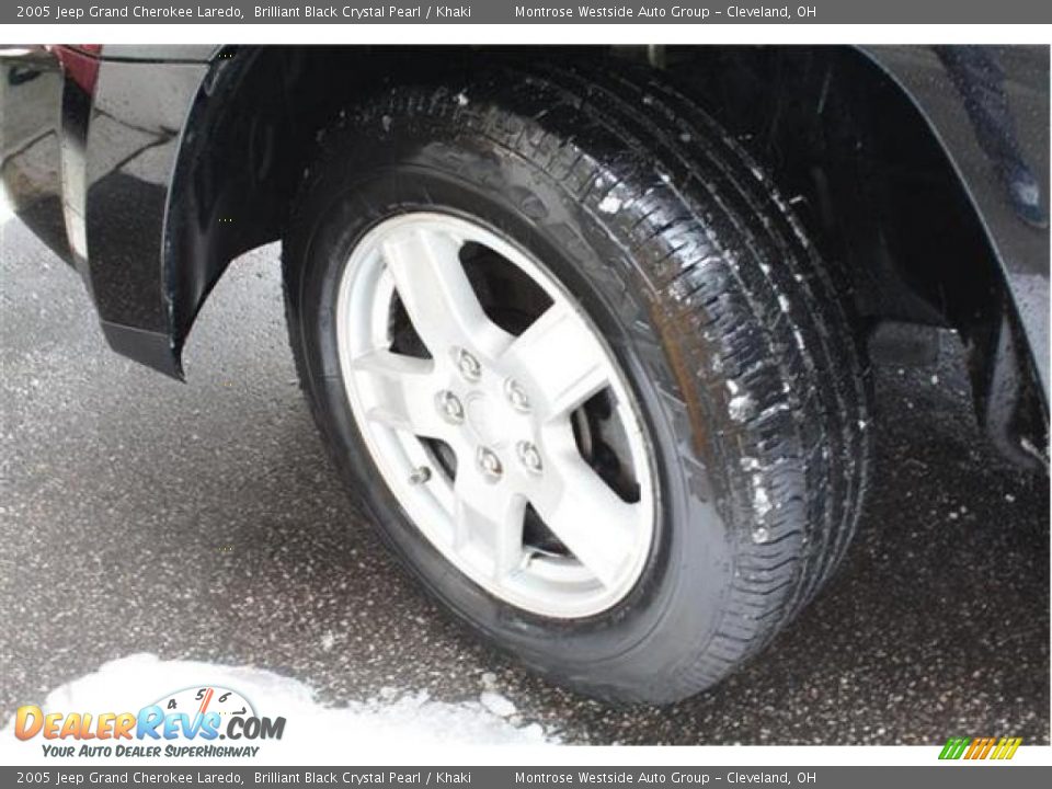 2005 Jeep Grand Cherokee Laredo Brilliant Black Crystal Pearl / Khaki Photo #22