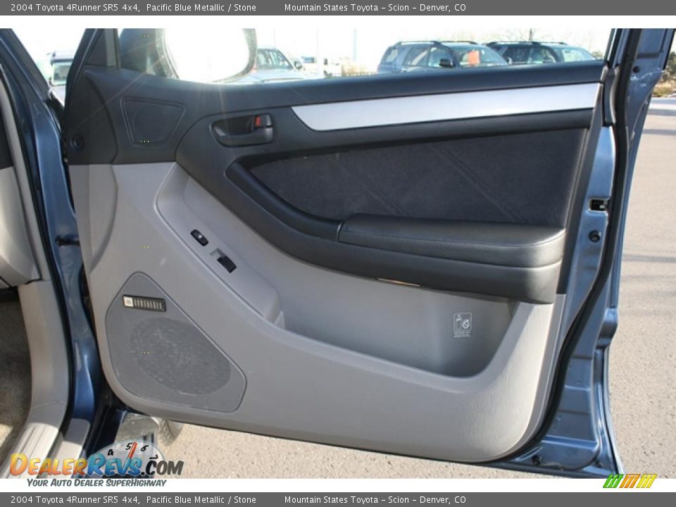 Door Panel of 2004 Toyota 4Runner SR5 4x4 Photo #15