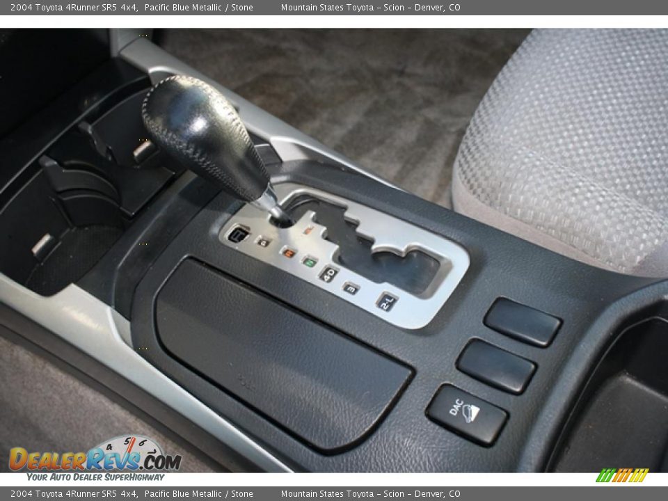 2004 Toyota 4Runner SR5 4x4 Shifter Photo #21