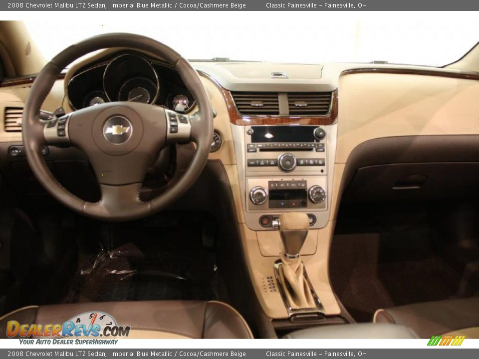 Dashboard of 2008 Chevrolet Malibu LTZ Sedan Photo #16