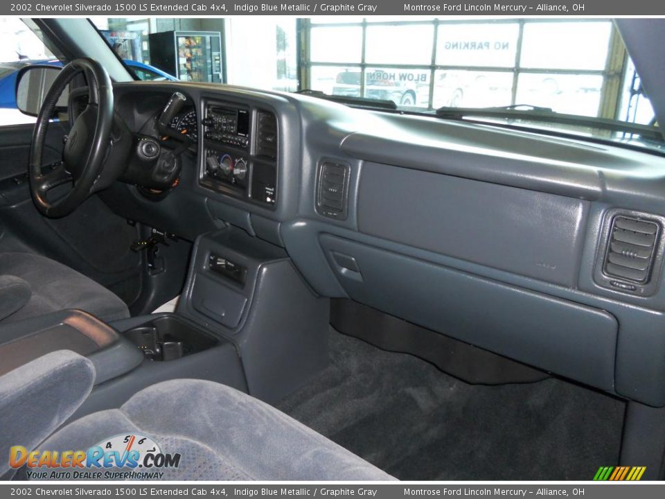 2002 Chevrolet Silverado 1500 LS Extended Cab 4x4 Indigo Blue Metallic / Graphite Gray Photo #18