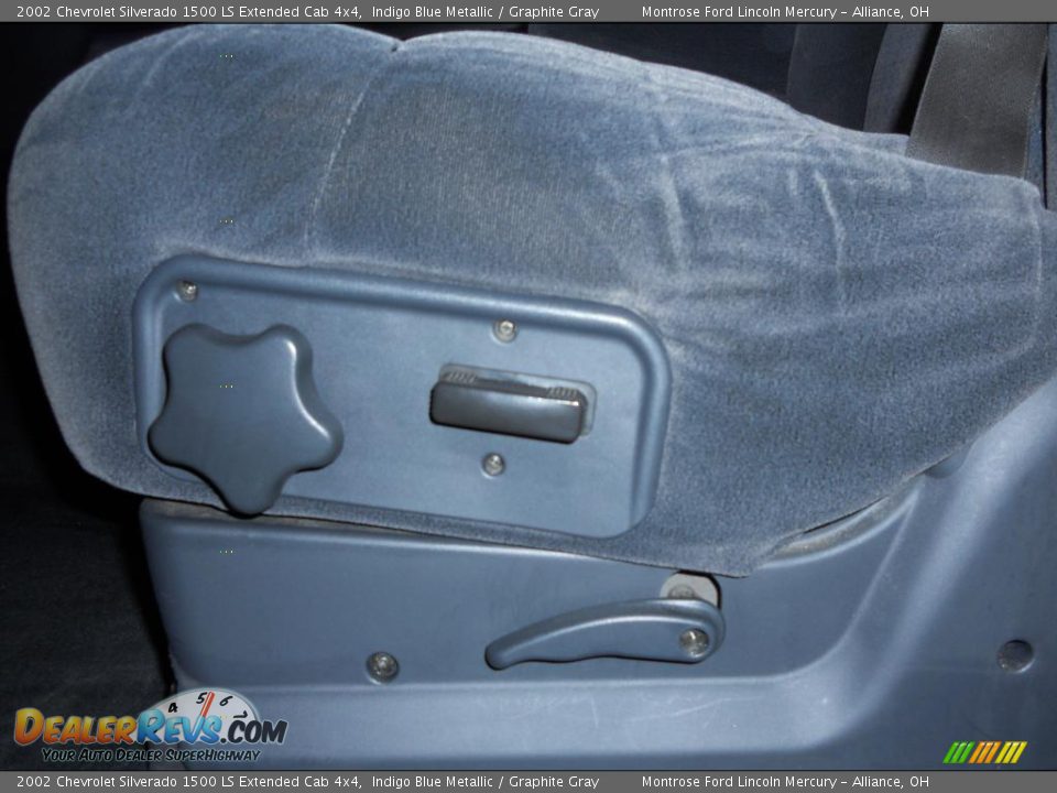 2002 Chevrolet Silverado 1500 LS Extended Cab 4x4 Indigo Blue Metallic / Graphite Gray Photo #25