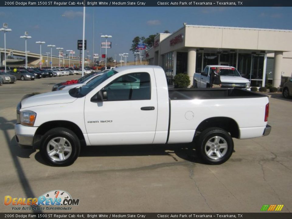 2006 Dodge Ram 1500 ST Regular Cab 4x4 Bright White / Medium Slate Gray Photo #2