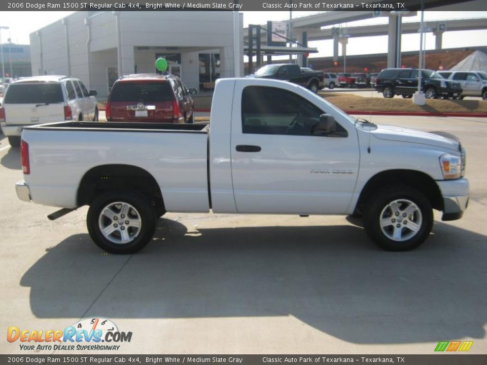 2006 Dodge Ram 1500 ST Regular Cab 4x4 Bright White / Medium Slate Gray Photo #6