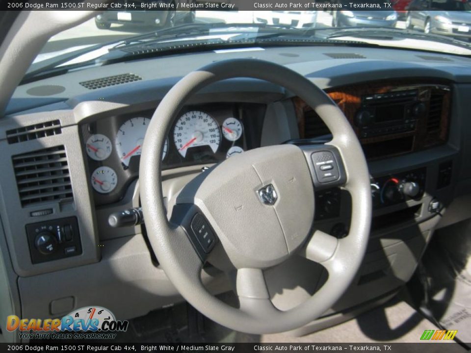 2006 Dodge Ram 1500 ST Regular Cab 4x4 Bright White / Medium Slate Gray Photo #10