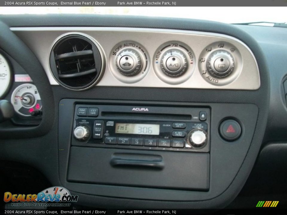 Controls of 2004 Acura RSX Sports Coupe Photo #19