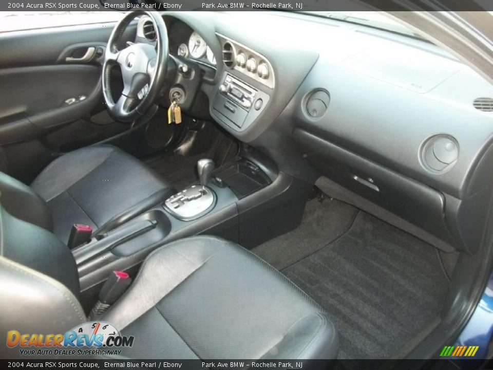 Dashboard of 2004 Acura RSX Sports Coupe Photo #26