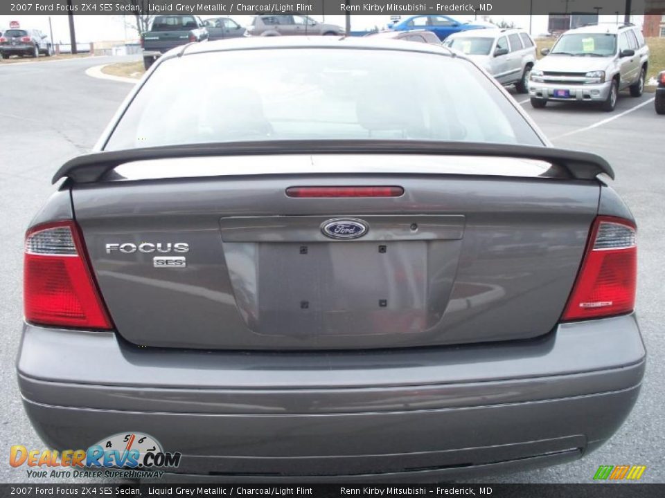 2007 Ford Focus ZX4 SES Sedan Liquid Grey Metallic / Charcoal/Light Flint Photo #4