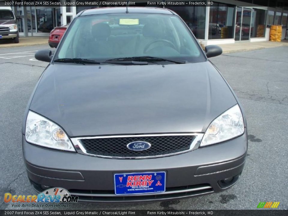 2007 Ford Focus ZX4 SES Sedan Liquid Grey Metallic / Charcoal/Light Flint Photo #8