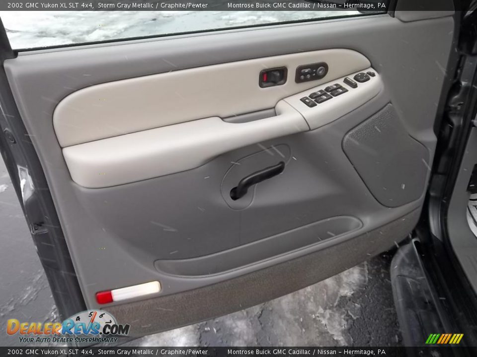 Door Panel of 2002 GMC Yukon XL SLT 4x4 Photo #10